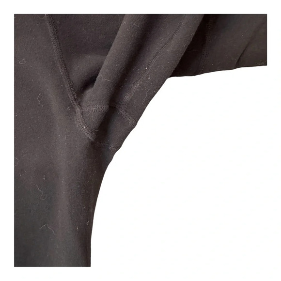 Lululemon Groove Crop Leggings. Black with Red Pink Waistband. Reversible. 6 - Picture 5 of 13